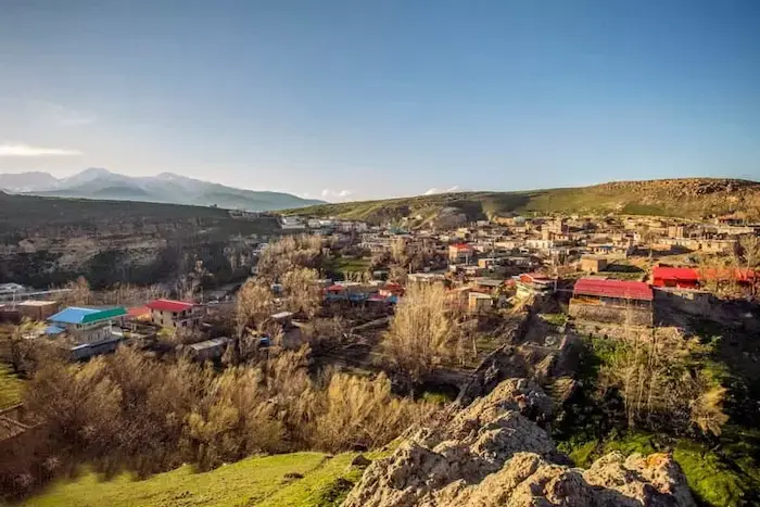 خانه های مسکونی در میان طبیعت سرسبز روستای ملاباشی اردبیل 487584965