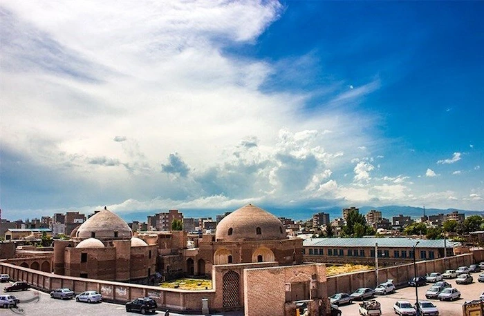 نمایی کلی از مسجد تاریخی عالی قاپو در اردبیل 5416584768